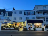 De l'Etang Hotels in 