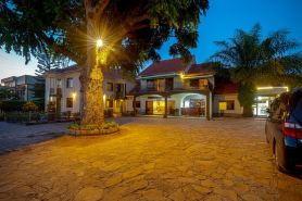 7 Days Motel Near UN Base