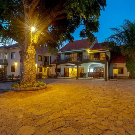 7 Days Motel Near UN Base