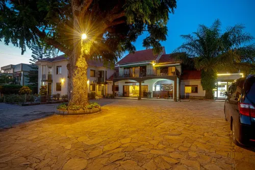 7 Days Motel Near UN Base - Spa