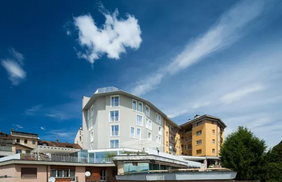 阿斯特套房酒店