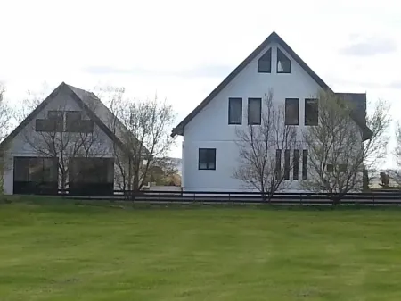 Guesthouse Dalbaer Отели в г. Reykholt