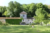 Château de Courtebotte Hotels in Vignonet
