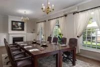 Manor on the Bay فنادق في Gordons Bay