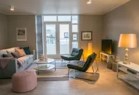 Penthouse Downtown with Free Parking