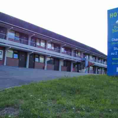 Hôtel Pierre Blanche Hotel Exterior