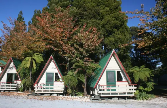 西港獼猴桃假日公園及汽車旅館