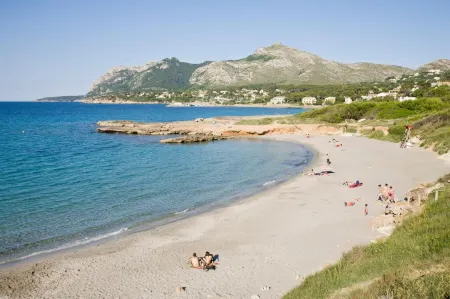 Hostal Blanca Отели рядом с достопримечательностью «Royal Charters Mallorca»