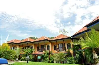 Hotel Cuna del Angel Hotels in Dominical