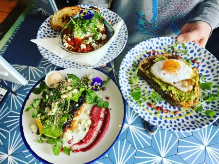 Cairn Bay Lodge Отели в г. Хеленс Бэй