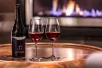 Hidden Lake Hotel & Apartments - bar