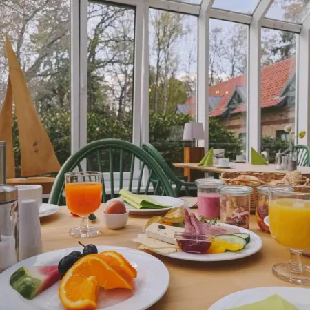 Hotel Schlösschen Sundische Wiese Zingst Отели в г. Цингст