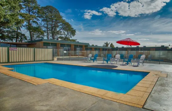 嗨維八汽車旅館