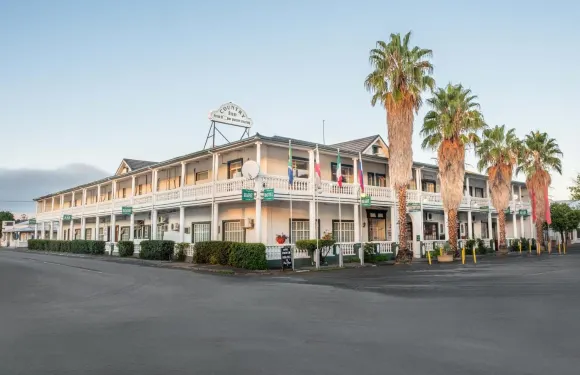 卡魯鄉村旅館酒店