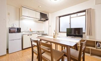 Shinjuku Waseda Earthtone Apartment