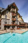 Pan Pacific Whistler Village Centre - Rooftop Pools