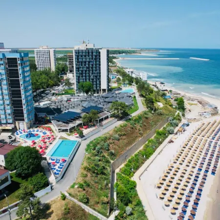 Steaua de Mare - Olimp Resort Отели рядом с достопримечательностью «Спа-комплекс Mangalia»