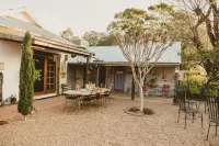 考若尼亞站飯店