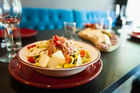 Logis Hôtel Le Glacier Отели в г. Оранж