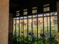 Oak Field Inn Hotels near Subhash Park