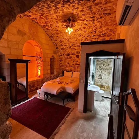 ŞAHMERAN Otel & Cafe