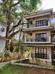 Woodside Retreat Serviced Apartments, 100 meters from baga river - Balkon