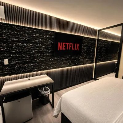 The Vine Hotel Bronx New Отели рядом с достопримечательностью «Станция "207-я улица"»