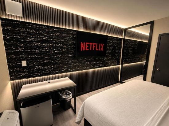 The Vine Hotel Bronx New