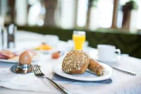 Hotel Glöckner Und Hotel Residenz Glöckner - breakfast
