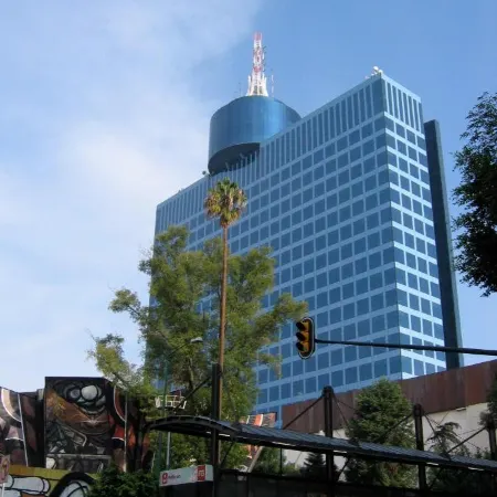 IzZzleep WTC Mexico (World Trade Center Mexico) Отели рядом с достопримечательностью «Центр международной торговли Pepsi Center»