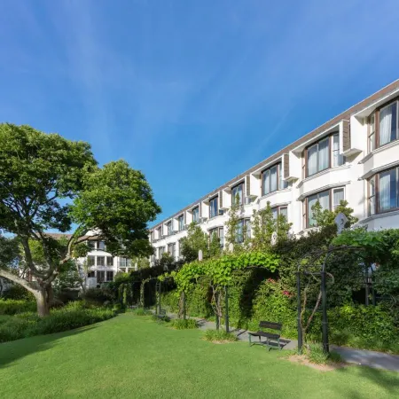 Vineyard Hotel Отели рядом с достопримечательностью «Парк Винберг»