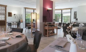 Logis Hotel Restaurant l'Orée des Bois