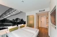 Super 8 by Wyndham Oberhausen Hotels near Oberhausen Hbf