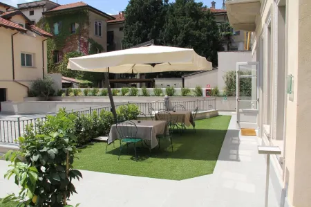 Hotel di Varese Отели рядом с достопримечательностью «Stazione di Varese»