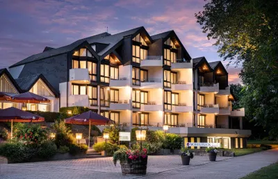 Hotel Moselblick Hotels near Weinkellerei Heinrich Schwebel