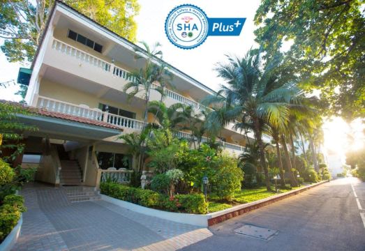 Twin Palms Resort Pattaya Over view