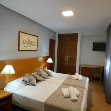 Hotel Mercado by Gaiarooms Hotels near Roman Bridge of Salamanca