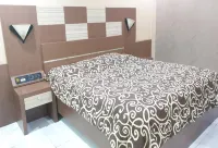 Hotel Suroyo RedPartner Hotell i Tisnonegaran