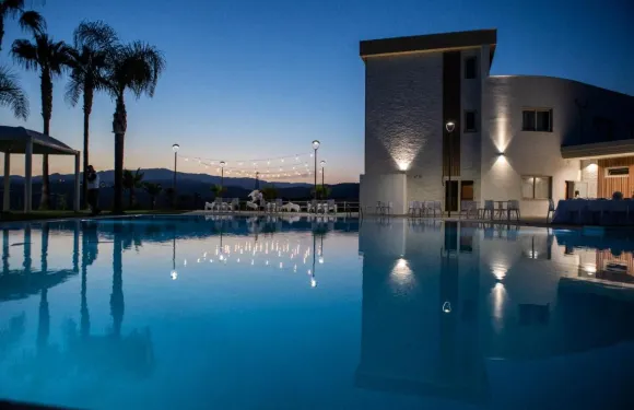 帕台農神廟度假酒店