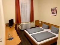 Münchner Hofbräu Coburg Отели в г. Зеслах