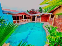 La-Familia Guest House