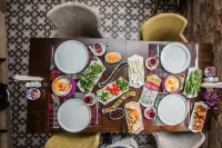 Konuk Hotel