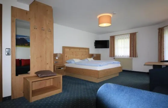 希爾霍夫蘭德宮酒店