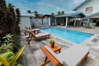 Airport Inn - Pools