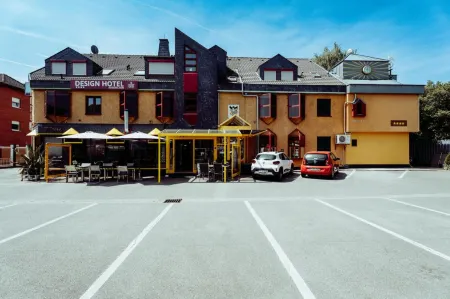 Design Hotel Euskirchen Отели в г. Цюльпих