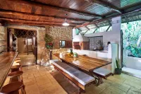Havana Lodge Hotels in Malpais
