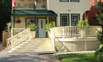 Ellis House Bed & Breakfast