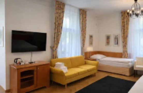 Residence Dykova - Former Pension Jana, Domov Mládeže