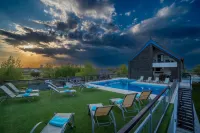 Delta Boutique & Carmen Silva Resort - Pools