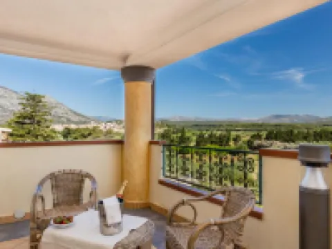 โรงแรมบายามารีน่า โรงแรมในOrosei